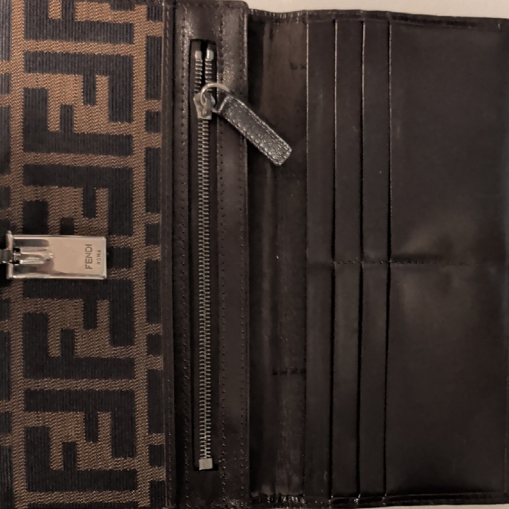 Fendi Black and Brown Logo Clutch - Picture 3 of 8